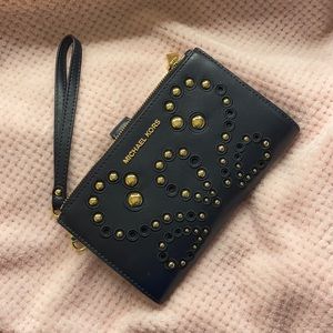 Michael kors wristlet wallet